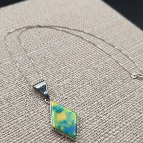 18 Inch Sterling Silver Rainbow Calsilica Stone Pendant Necklace A6324 - Picture 2 of 7